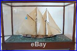 BLUENOSE Sailing Ship in well made Glass Case&Wood, VINTAGE, RARE