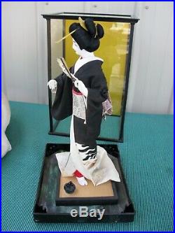 Beautiful Vintage Japanese Geisha Doll Asian Art in Wood & Glass Case Large 16