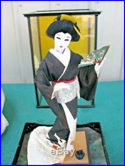 Beautiful Vintage Japanese Geisha Doll Asian Art in Wood & Glass Case Large 16