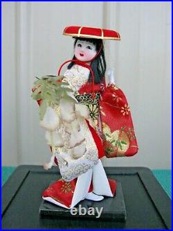 Beautiful Vintage Japanese Geisha Doll Asian Art in Wood & Glass Case Medium 7