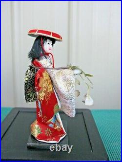 Beautiful Vintage Japanese Geisha Doll Asian Art in Wood & Glass Case Medium 7
