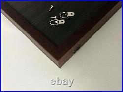Display Case made of wood frame18122/anti-reflective glass/foam rubber memory