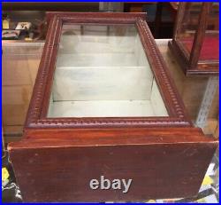 SMALL WOOD WithGLASS DOOR STORE COUNTER TOP DISPLAY CASE With1 WOOD SHELF 16 TALL