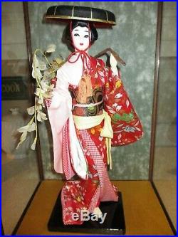 VINTAGE JAPANESE GEISHA DOLL FIGURE WITH WOOD/GLASS CASE16 Doll21 CaseVGC