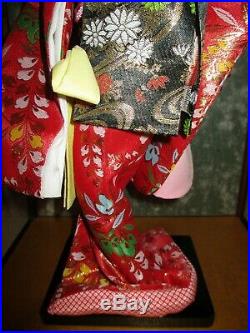 VINTAGE JAPANESE GEISHA DOLL FIGURE WITH WOOD/GLASS CASE16 Doll21 CaseVGC