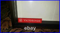 Victorinox WATCH DISPLAY WOOD CASE store counter display case w Key