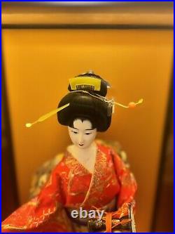 Vintage Japanese Geisha Doll In Glass Wood Case Box Is 20x12x10
