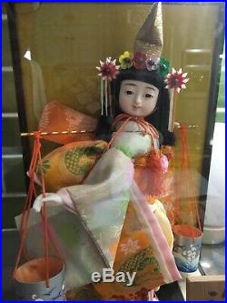 Vintage Japanese Geisha Doll in Wood/Glass Case Cabinet