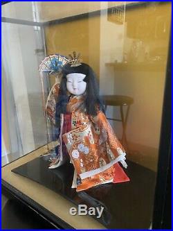 Vintage Japanese Geisha Doll in Wood & Glass Case Cabinet