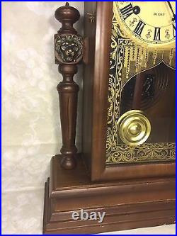 Vintage Southern Clock Mantel Clock Wood Case Decorative Glass Runs Korea
