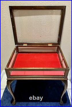 Vintage Wood and Glass Side/End Table Display Case