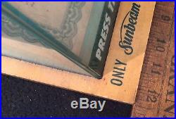 Vtg 50s Sunbeam Shavemaster Glass & Wood Lighted Store Counter Display Case Rare